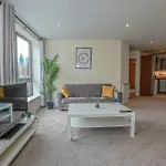 Premium City Apartment With Parking