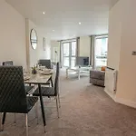 Premium City Apartment With Parking