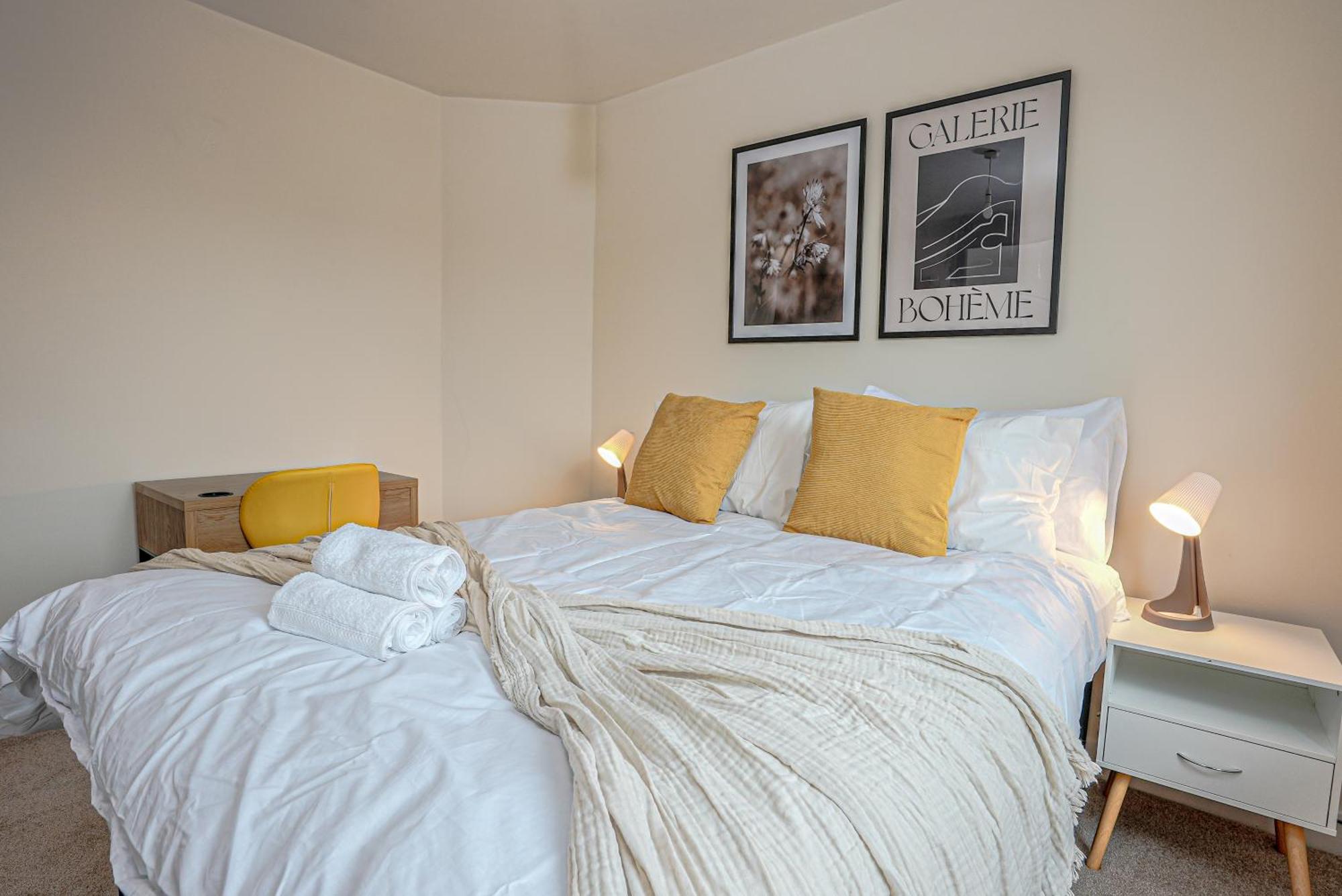 Premium With Parking Apartment *